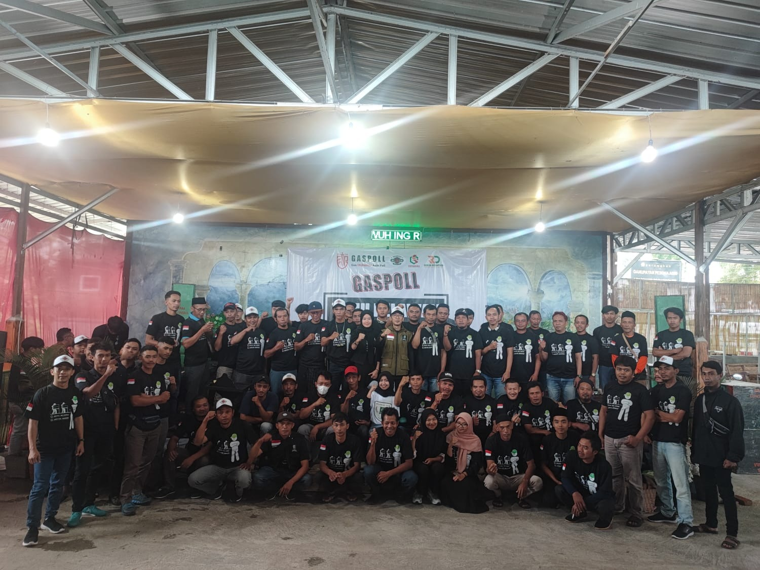 Foto bersama relawan Gaspoll Temanggung usai dikukuhkan di Lovira Resto, Bulu, Temanggung, Sabtu (18/3/2023). Foto: Tim Media PKB