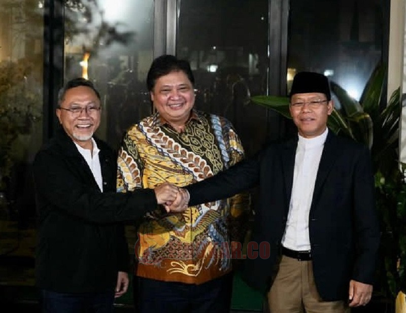 Ketum Golkar, Airlangga Hartarto, bersama Ketum PAN, Zulkifli Hasan dan Plt Ketum PPP, Muhammad Mardiono, di Jakarta, Kamis (27/4/2023) malam. FOTO: Instagram