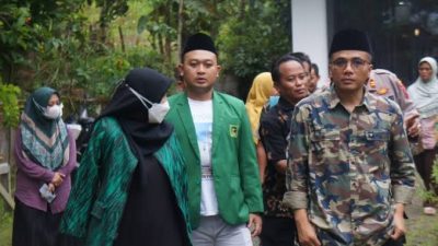 Ketua Dewan Pimpinan Cabang (DPC) Partai Persatuan Pembangunan (PPP) Kabupaten Blora, Jawa Tengah, M Ahmad Faishol Najib (tengah)/Foto: Lilik Yuliantoro