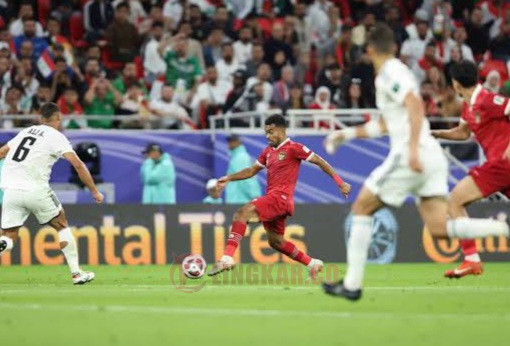 Pertandingan Timnas Indonesia melawan Irak di Stadion Ahmad bin Ali, Al Rayyan, Senin (15/1/2024) malam waktu Qatar. Foto: Istimewa.