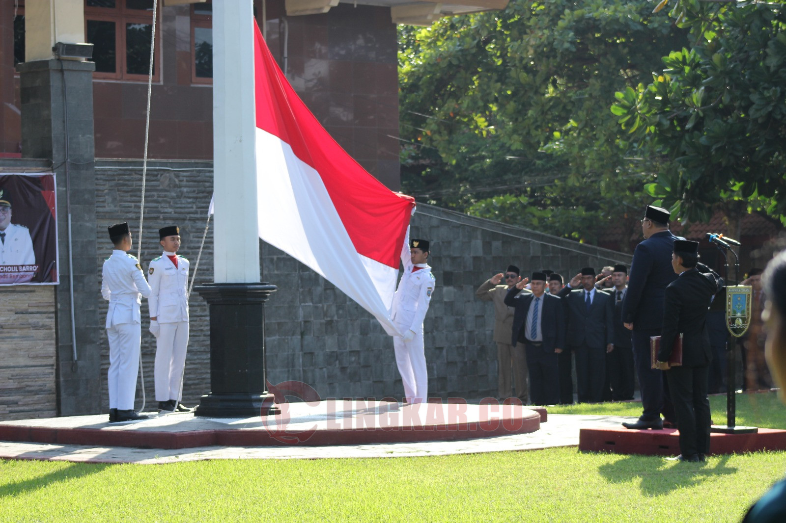 Upacara peringatan Harkitnas 2024 di Lapangan Kantor Bupati Rembang, Senin (20/5/2024). Foto: Humas for Lingkar.co
