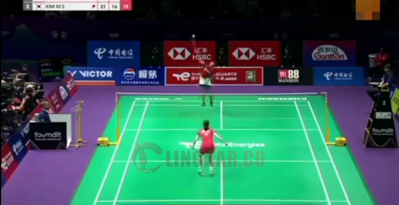 Tunggal putri Indonesia Komang Ayu Cahya Dewi memenangkan laga rubber game sengit atas wakil Korea Selatan Kim Min Sun. Foto: Istimewa.