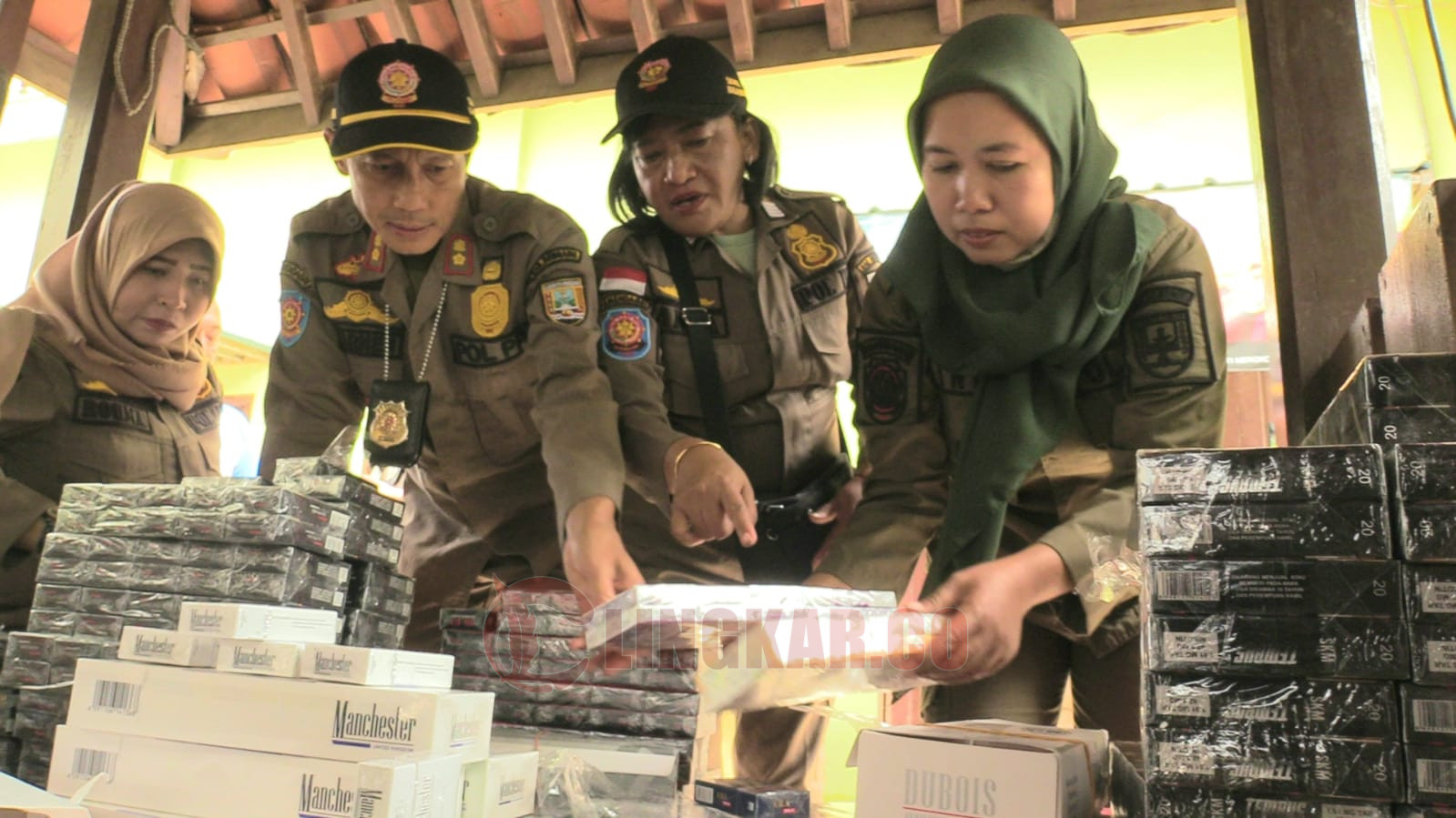 Operasi gabungan rokok ikegal di Rembang. Foto: Istimewa.