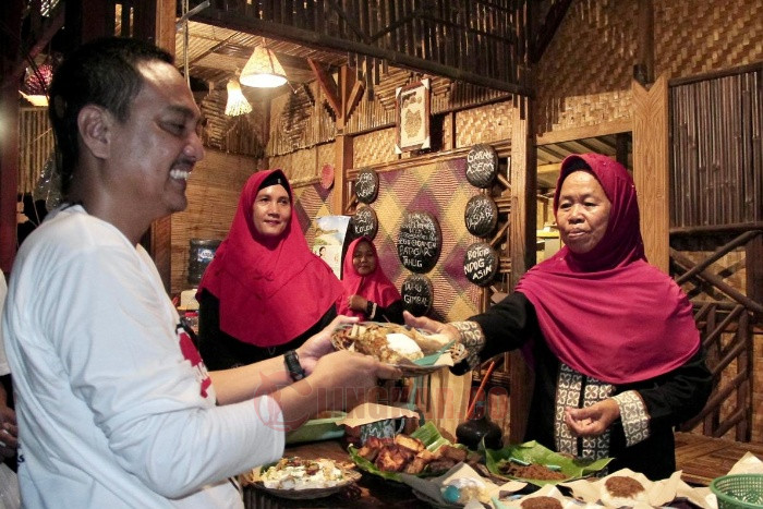 Calon Wali Kota Semarang, Yoyok Sukawi mengunjungi Kampung Jawi di Kelurahan Sukorejo, Kecamatan Gunungpati