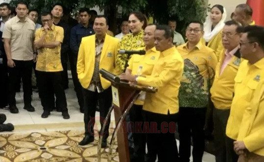 Ketua Umum DPP Partai Golkar Bahlil Lahadalia mengumumkan susunan kepengurusan DPP Partai Golkar periode 2024-2029. Foto: Istimewa.