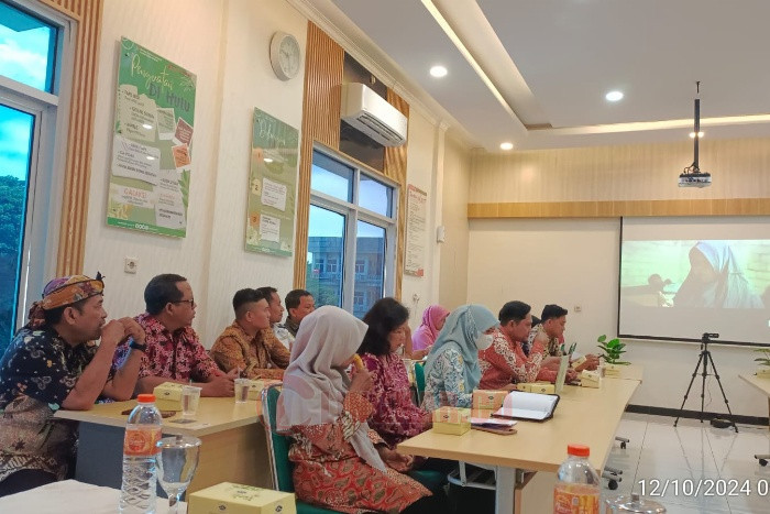 sosialisasi Produk Domestik Regional Bruto (PDRB) Triwulanan dan IPM 2024 di aula BPS Kabupaten Kendal, Selasa (10/12/2024).