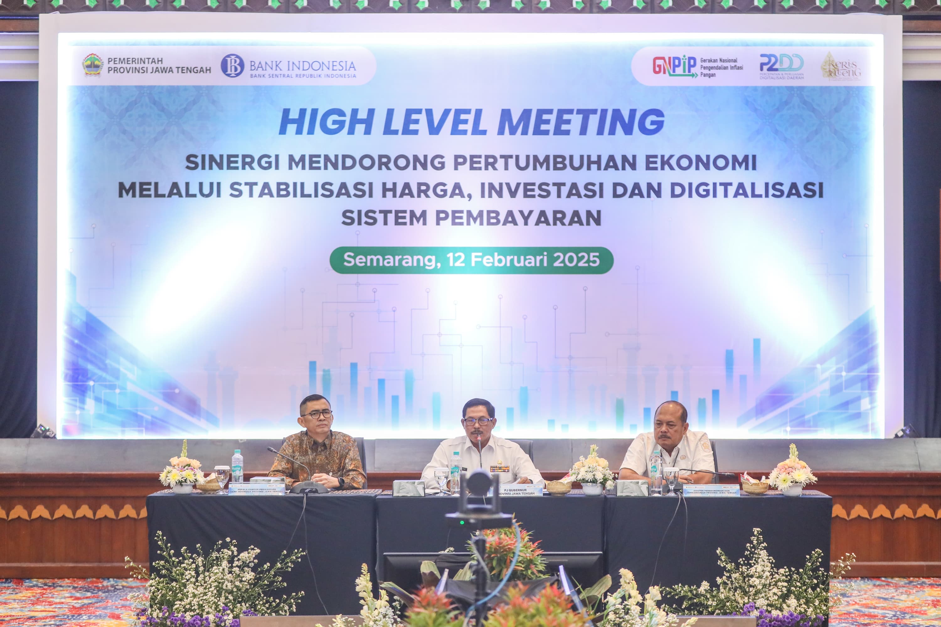 Acara High Level Meeting bertema "Sinergi Mendorong Pertumbuhan Ekonomi Melalui Stabilisasi Harga, Investasi dan Digitalisasi Sistem Pembayaran" di Kantor Perwakilan Bank Indonesia (BI) Jawa Tengah.
