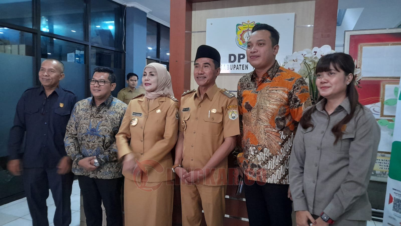 Bupati Kendal Dyah Kartika Permanasari bersama Wakil Bupati Kendal Benny Karnadi saat berkunjung di Kantor DPRD Kabupaten Kendal/Lingkar.co