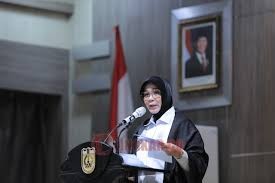 BERIKAN ARAHAN: Wali Kota Banda Aceh Illiza Sa’aduddin Djamal. (Foto: Istimewa)