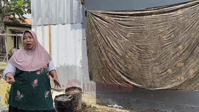 Widji Astutik, pengerajin batik asal Desa Lanji, Kecamatan Patebon. (dok Istimewa)