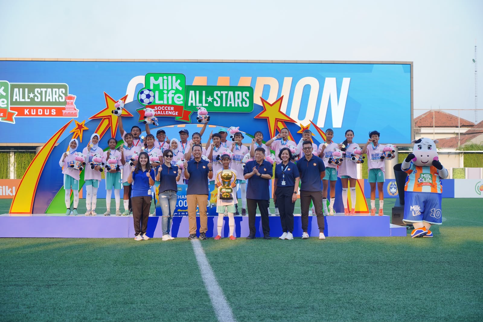 All-Stars Kudus Pertahankan Gelar Juara Milklife Soccer Challenge