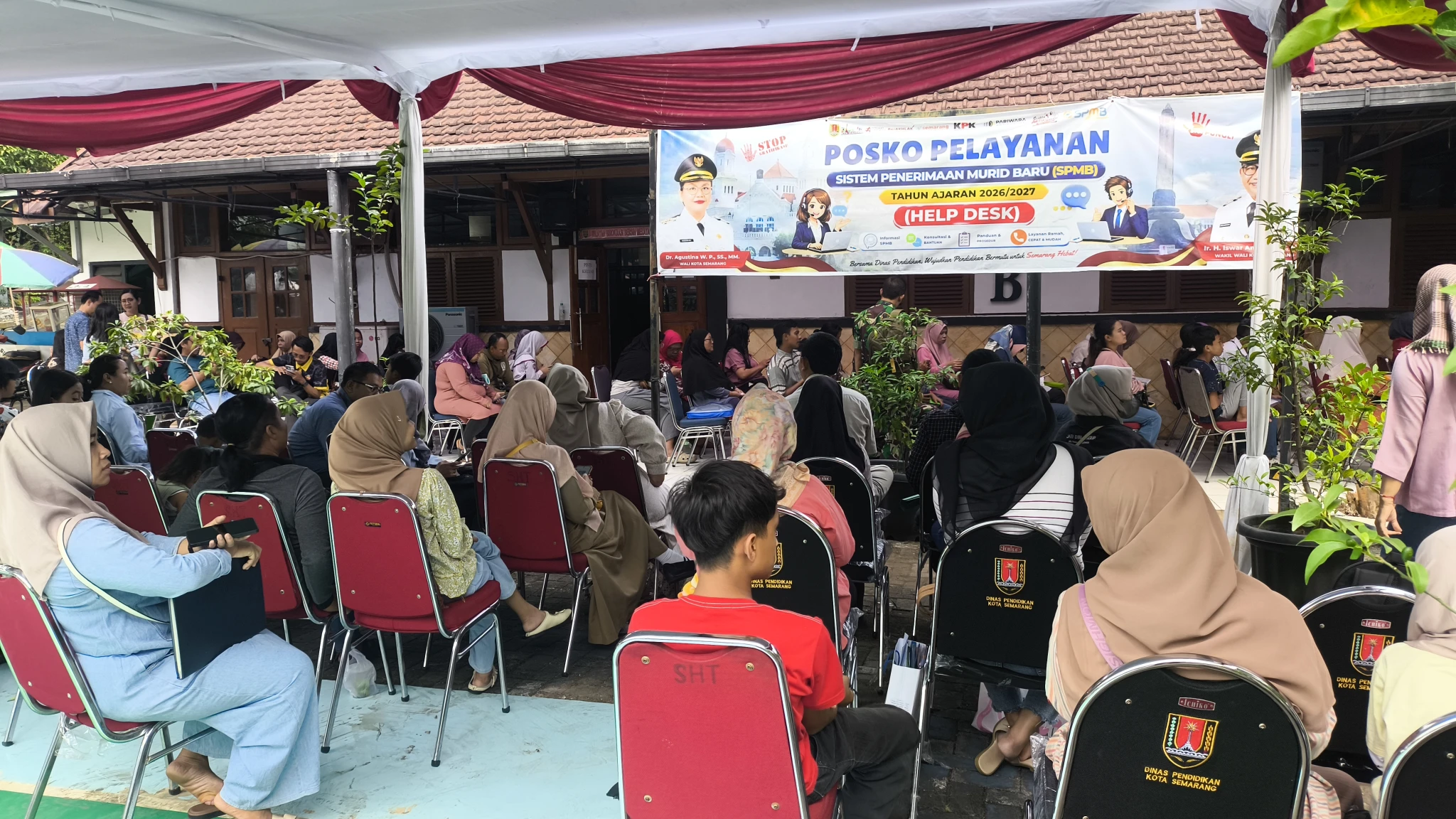Antrean Posko SPMB SMP Capai Ratusan Orang, Disdik Ungkap Penyebabnya