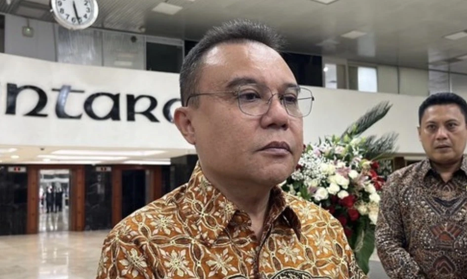 Bahas Kelangkaan BBM, Dasco Hubungi Menteri ESDM Saat Terima Aspirasi Mahasiswa