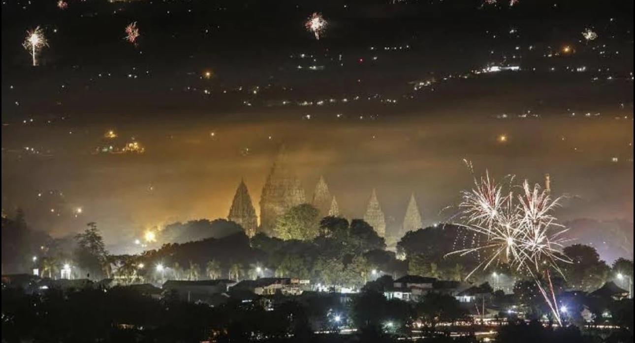 Dentuman Heboh di Sekitar Prambanan Ternyata Berasal dari Sesi Prewedding