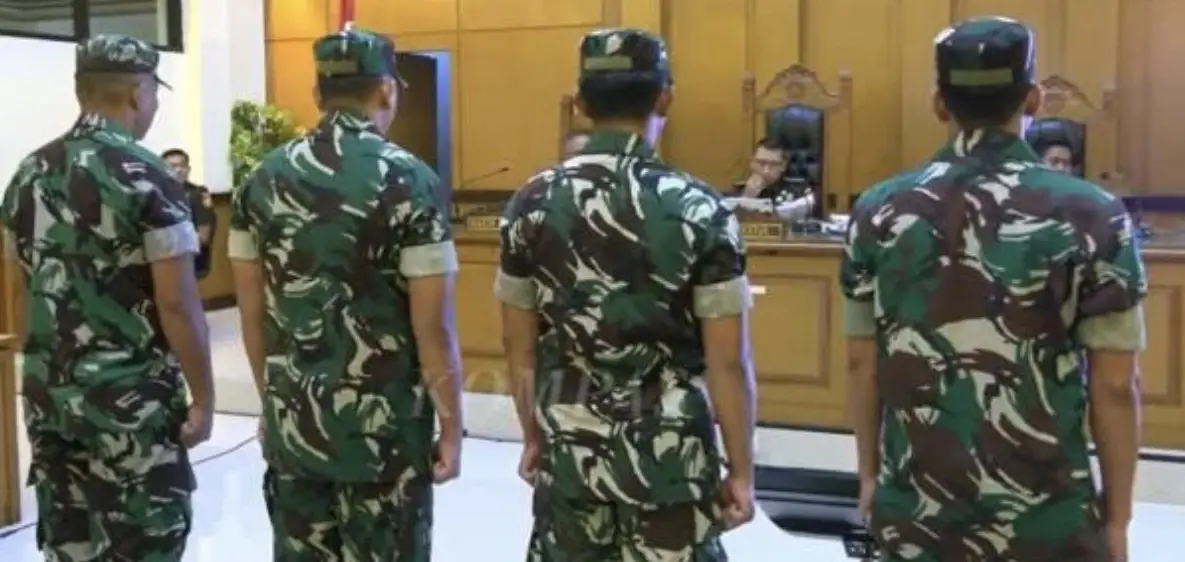Empat Prajurit TNI Dituntut 2,5 Tahun Penjara dalam Kasus Penyiraman Air Keras Aktivis KontraS