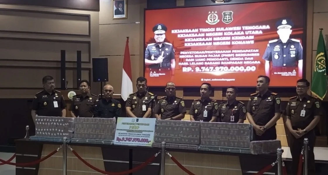 Kejati Sultra Setor Rp9,97 Miliar ke Kas Negara dari Kasus Korupsi Tambang dan Lelang Aset
