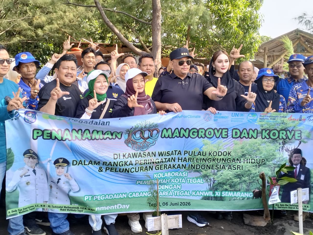 Peringati Hari Lingkungan Hidup Sedunia, Pegadaian dan Pemkot Tegal Hijaukan Pantai Kodok
