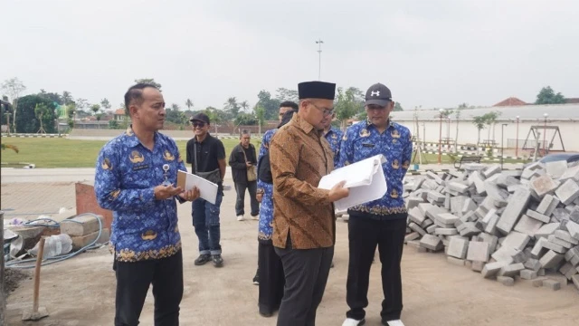 Sidak Pembangunan Trotoar, Faiz Tegaskan Ruang Publik Bukan Tempat Jualan