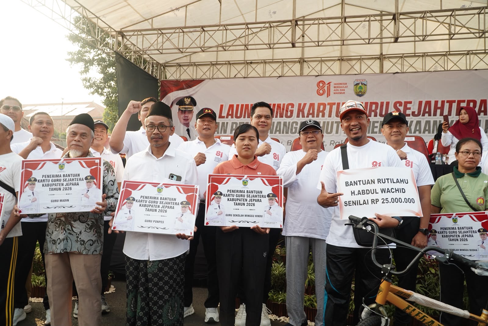 Belasan Ribu Guru di Jepara Terima Program Kartu Sejahtera, Segini Nominalnya
