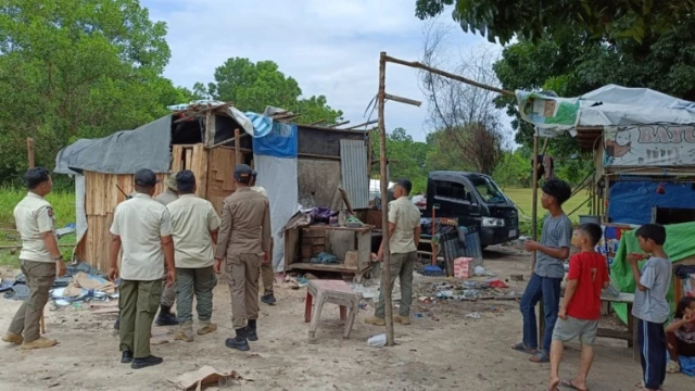 Dinilai Merusak Estetika Stadion Utama Riau, 70 Lapak Pedagang Ditertibkan Satpol PP Pekanbaru