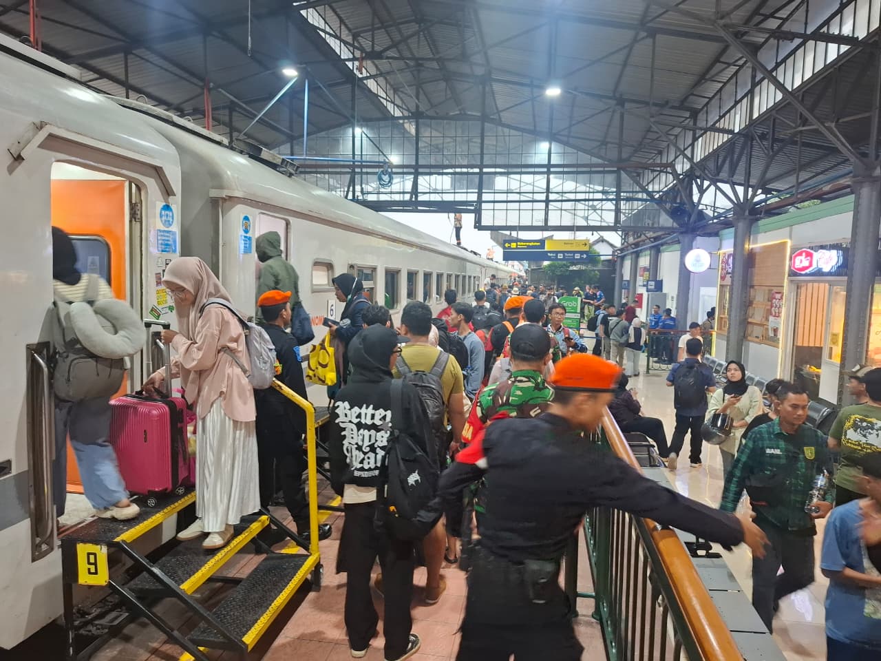 KAI Daop 4 Semarang Layani 7,26 Juta Penumpang pada Semester I 2026, Naik 10,18 Persen