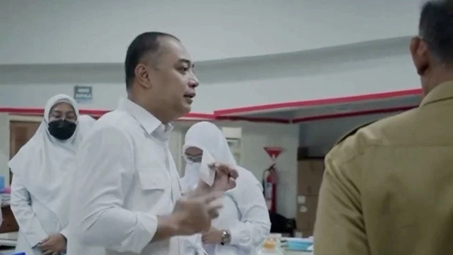 Pelayanan Instalasi Farmasi RSUD Dr. Mohamad Soewandhie Terlalu Lama, Rumah Sakit Harus Berikan Kompensasi ke Pasien