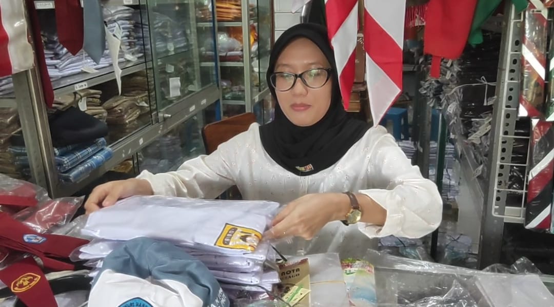 Tahun Ajaran Baru Dongkrak Penjualan Atribut Sekolah, Omzet Pedagang di Pati Tembus Rp20 Juta