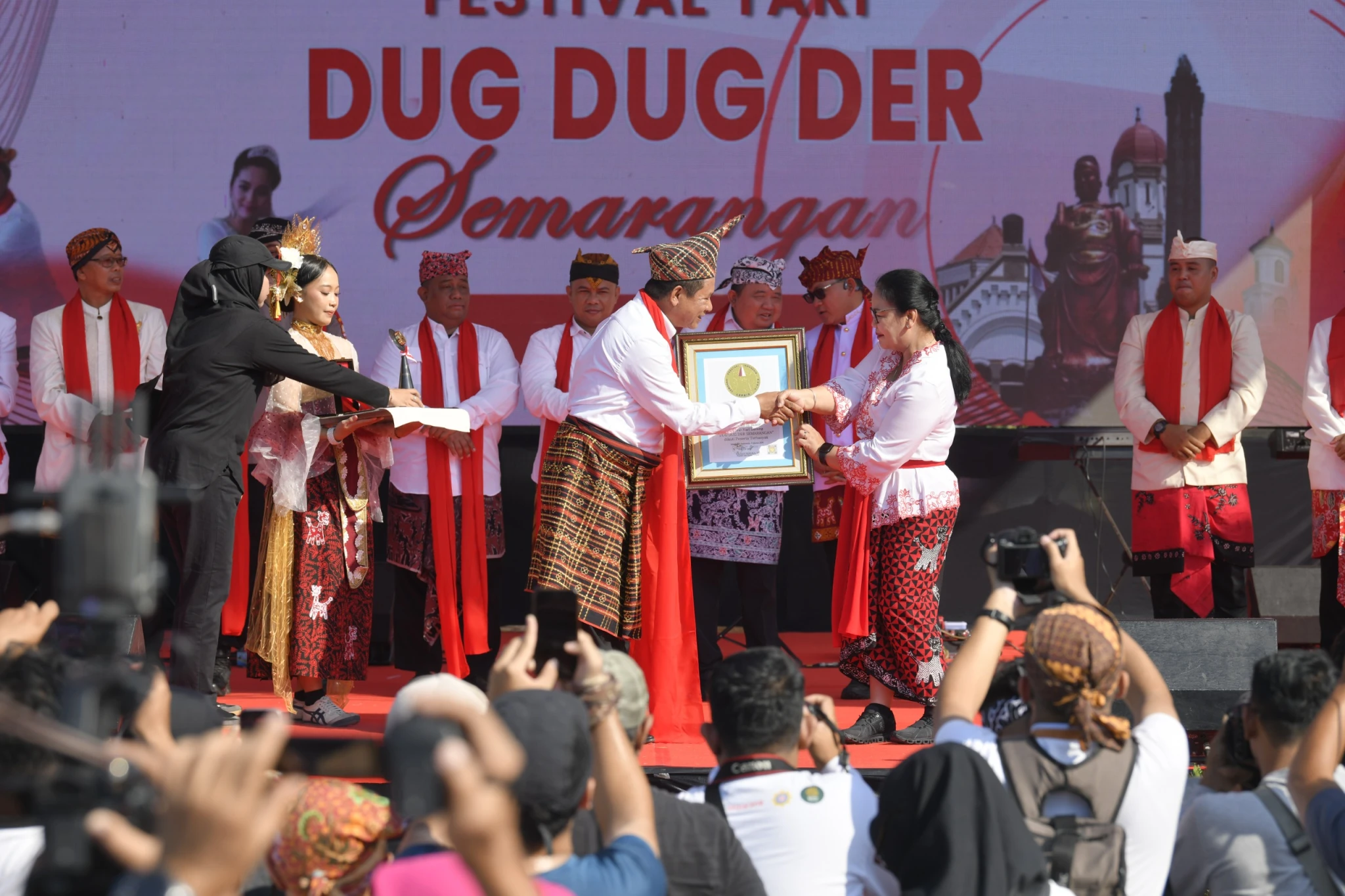 25 Ribu Warga Menari, Semarang Pecahkan Rekor LEPRID