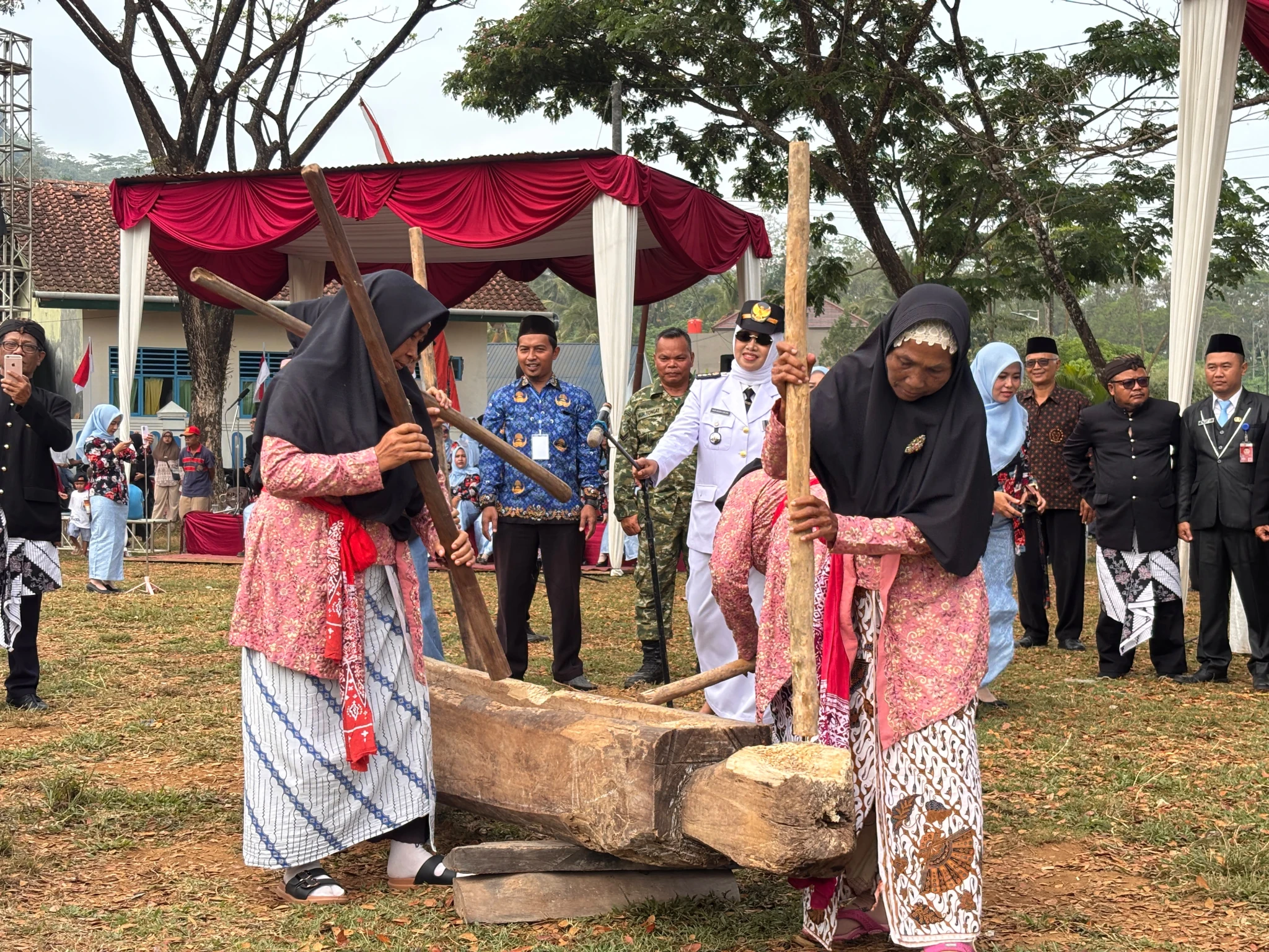 Bukan Sekadar Upacara, Warga Rembang Hidupkan Kembali Tradisi Lesung di Hari Kemerdekaan