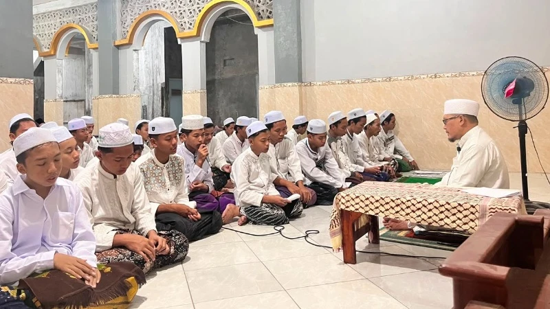 Doa Bersama Rebo Wekasan, Santri Al-Badriyyah 2 Mranggen Harapkan Keselamatan Bangsa dan Sukses Muktamar Ke-35 NU