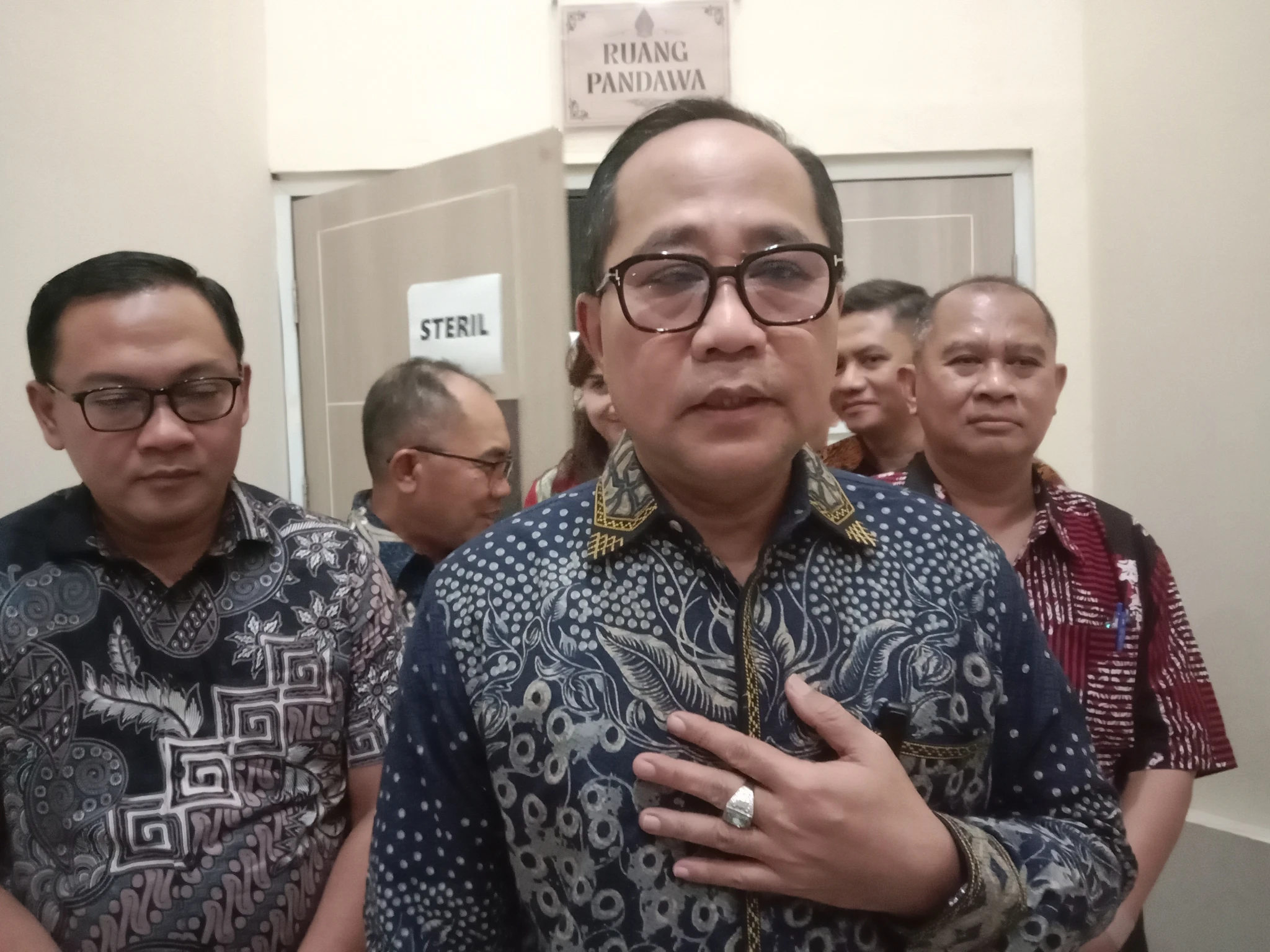 Iswar Aminuddin Soroti Mental Remaja Semarang di Malam Apresiasi Duta Genre