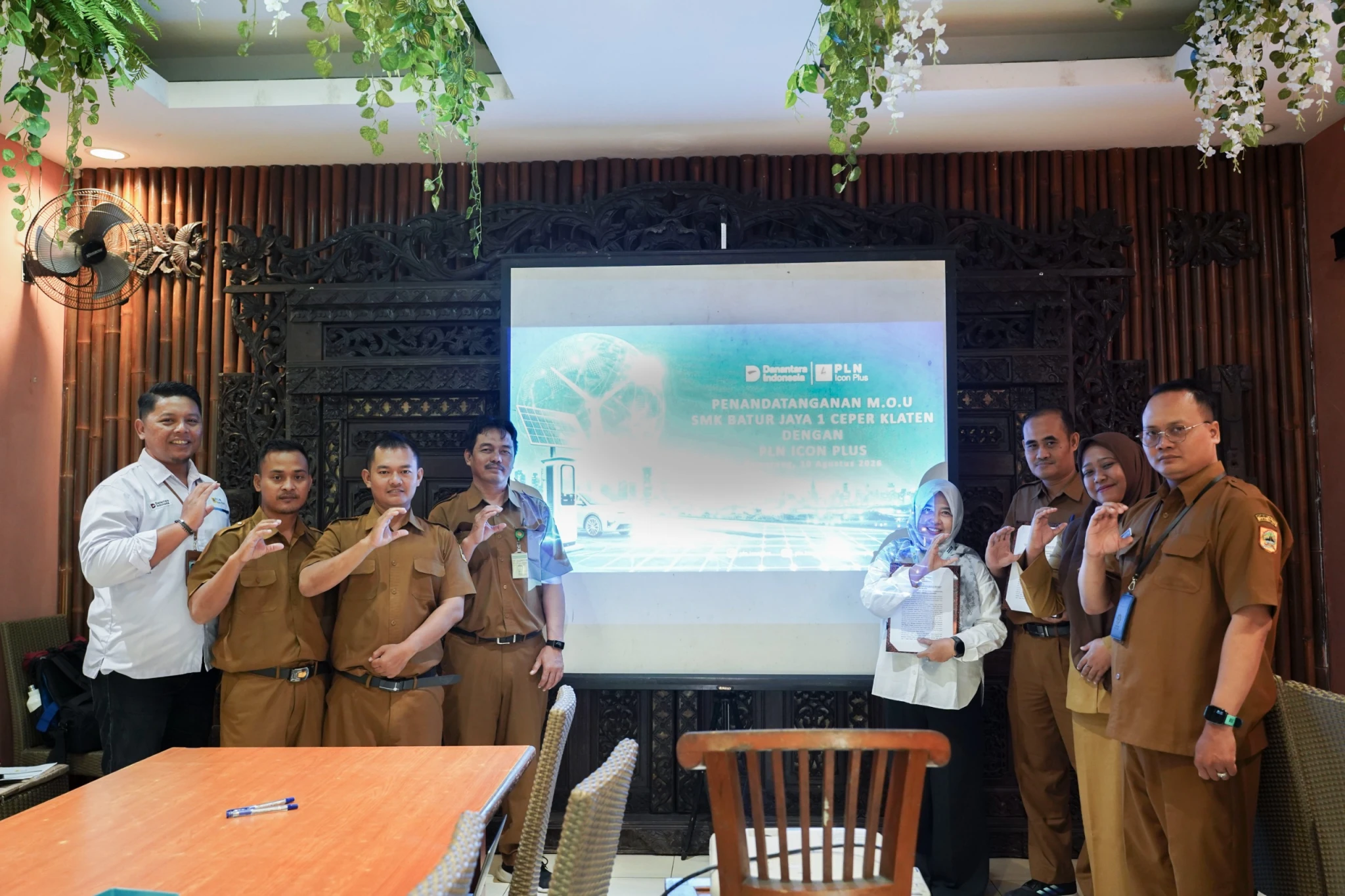 PLN Icon Plus dan SMK Batur Jaya 1 Ceper Perkuat Kelas Industri