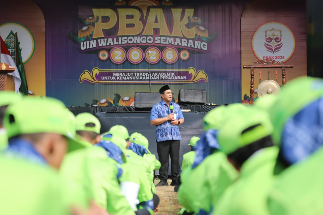 Poster Semarang Menolak Tenggelam Jadi Alarm, Taj Yasin Paparkan Langkah Hadapi Ancaman Rob