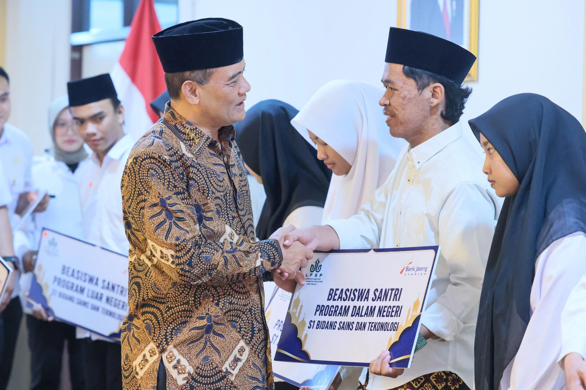 Tak Hanya Jadi Santri, Pemprov Jateng Siapkan Generasi Pesantren Kuasai Teknologi hingga Kedokteran