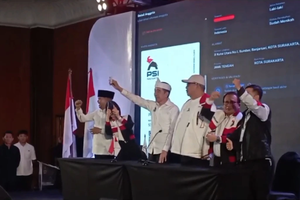 Bergabungnya Jokowi menjadi kader PSI sejak 2025 silam
