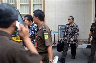 Kasus dugaan korupsi maba UNSOED oleh petingginya diperiksa KPK