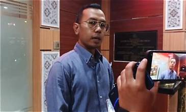 Proses penggeledahan Kantor Disnaker