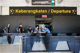 Penundaan sementara keberangkatan karena erupsi gunung