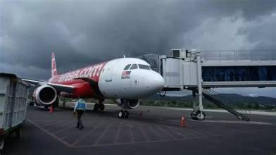 Bandara Batam terdampak erupsi
