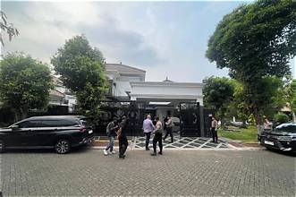 Rumah mewah Yayat Sudrajat digeledah KPK di kawasan Cibubur