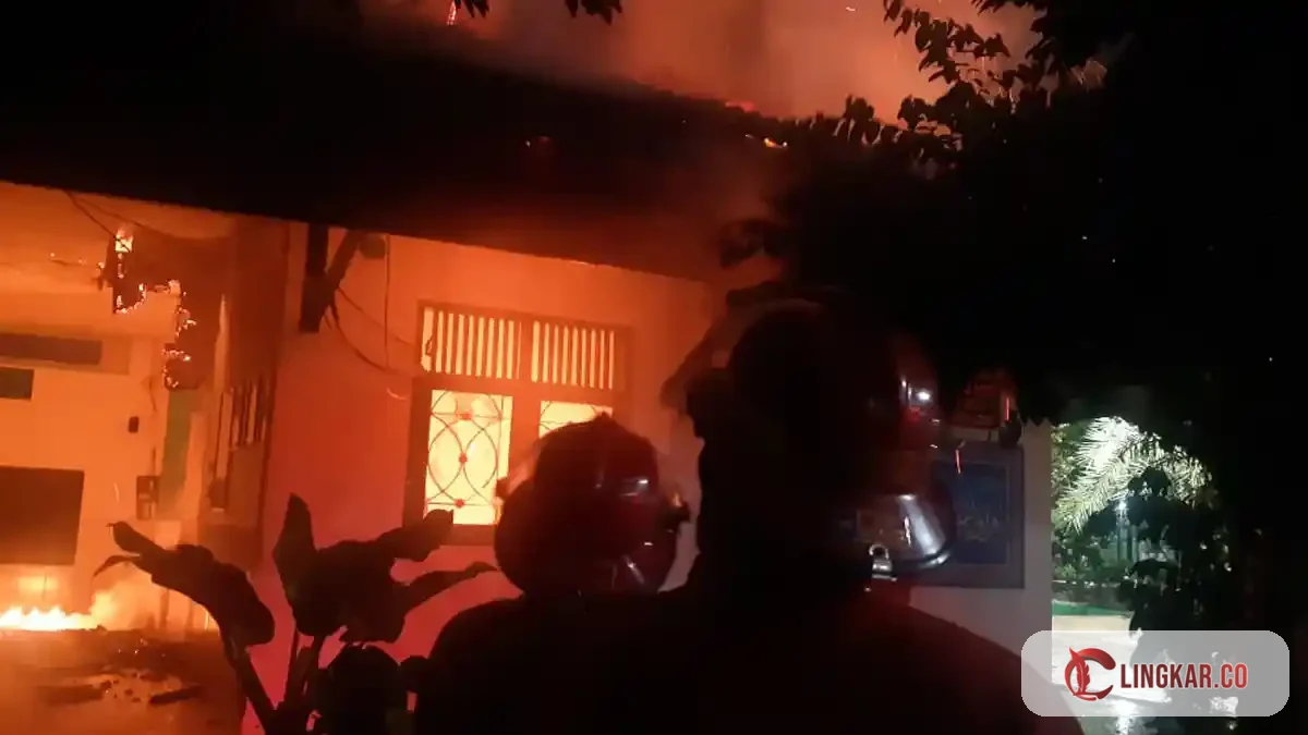 Kebakaran di Bekasi Utara dugaan disebabkan oleh bakar bakar bahan kardus oleh orang berkebutuhan khusus