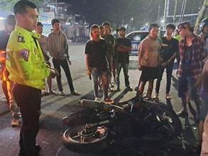 Kecelakaan pengendara motor dengan truk yang menewaskan pengendara motor