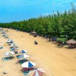 Libur Lebaran 2026, Karangjahe Beach Masih Jadi Destinasi Favorit Wisatawan di Rembang