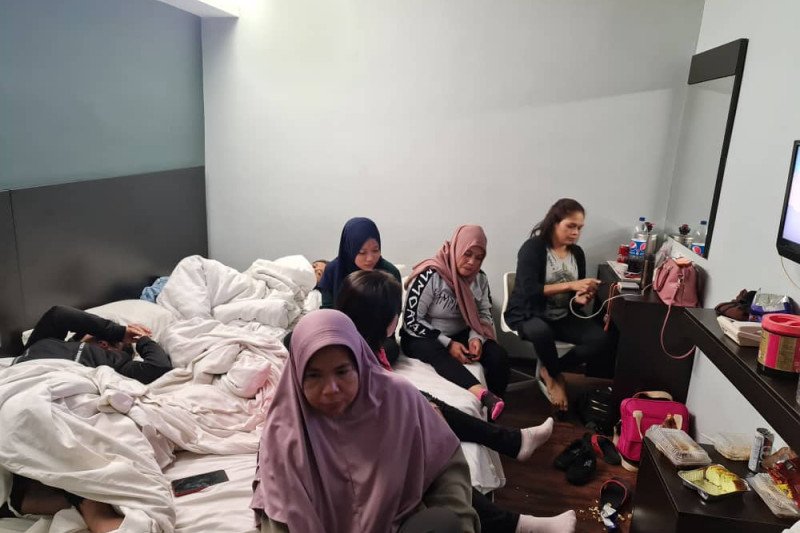 PDRM telah menangkap sindikat penyelundupan PATI warga Indonesia yang terdeteksi mengenakan biaya antara RM1.200 hingga RM2.500 per orang untuk dibawa keluar dari Malaysia melalui lorong tikus. (ANTARA/LINGKAR.CO)