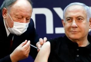 Usai Disuntik Vaksin, Ratusan Warga Israel Terserang Covid-19