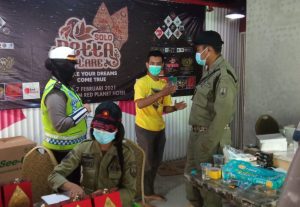 Gelar Operasi Yustisi Selama Jateng di Rumah Saja, Petugas Bubarkan Hajatan hingga Tutup Warung Kopi