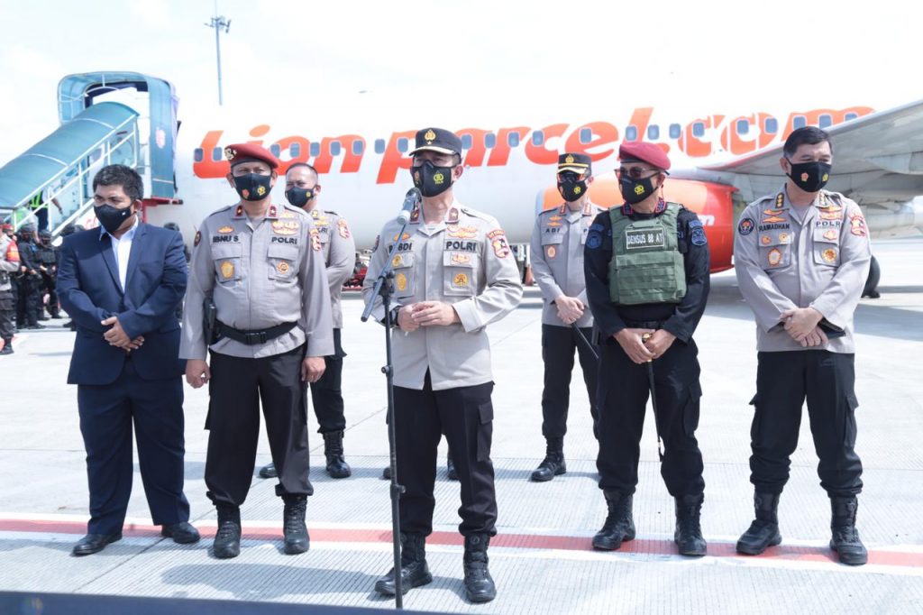  Penmas Divisi Humas Polri Brigjen Rusdi Hartono di Bandara Soetta, Tangerang, Kamis (4/2). (ISTIMEWA/LINGKAR.CO)