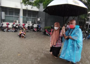Kompleks Kantor Gubernur Jawa Tengah Diterjang Banjir