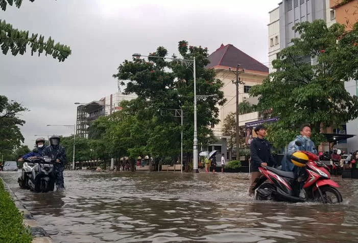 Kota Semarang Kembali Dikepung Banjir