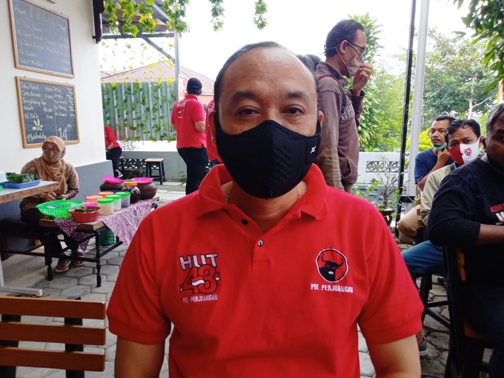Ketua DPC PDIP Karanganyar Bagus Selo. (PUJOKO/LINGKAR.CO)